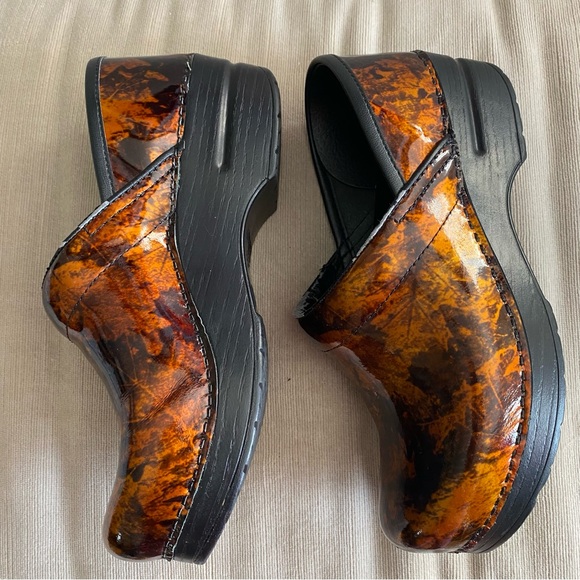DANSKO PROFESSIONAL bronze swirl 
PATENT LEATHER CLOGS/mules size 37 shoes - Picture 6 of 14